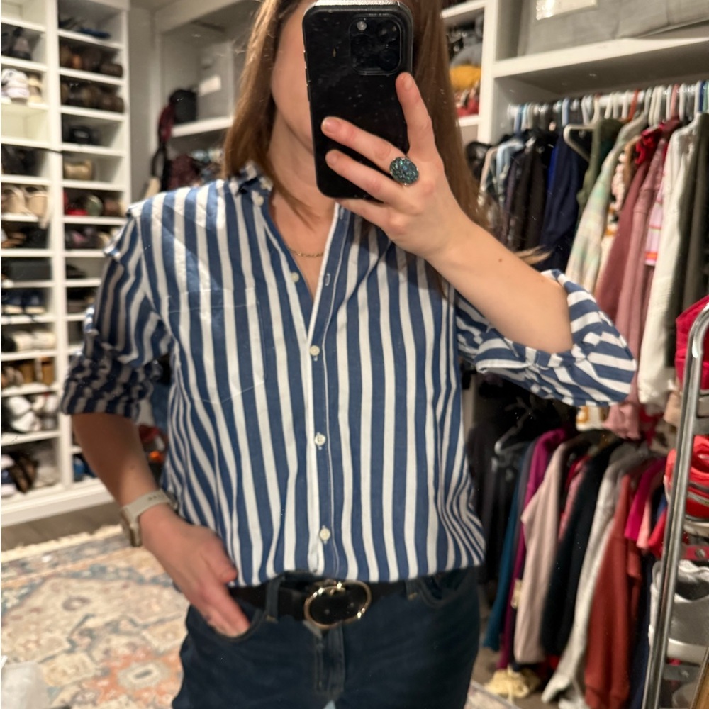 Gap Blue and White Striped Button-Up Shirt small